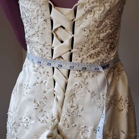 Wedding Dress Small👰🏼‍♀️💐💐 SOLD - Picture 6 of 7